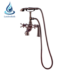 سطح جبل Clawfoot حوض صنبور الحائط لأحواض الشلال 3 مقبض وحنفية خلاط دش نظام حوض الاستحمام الثلاثي أسود